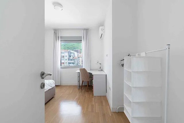 Geräumige und Luftige Wohnung im Herzen von Budva — photo 25
