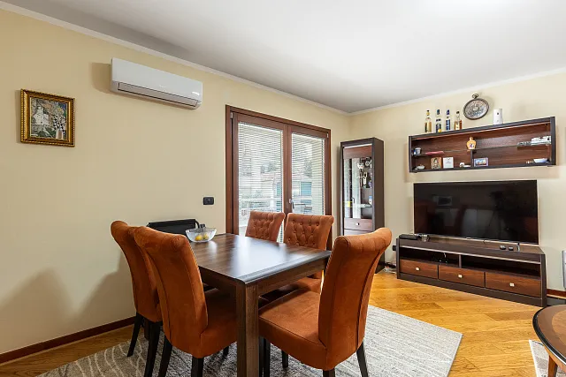 6752 Zwei Wohnungen je 57 m² in Rafailovići, erste Reihe — photo 9