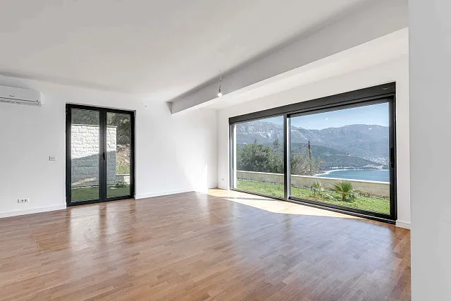 Luxuriöse Neubauvilla mit Panoramablick auf das Meer und die Altstadt von Budva — photo 12