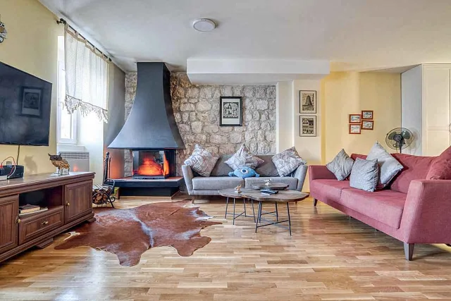 Wunderschöne Steinvilla in Prčanj mit Panoramablick auf die Bucht — photo 10