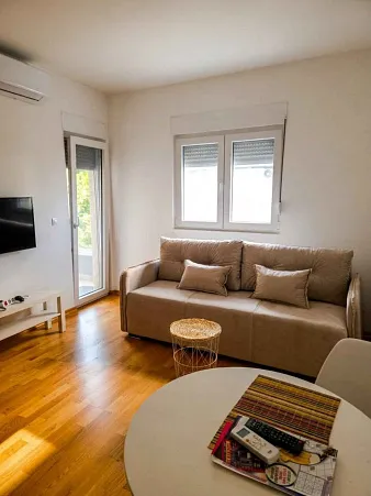 STUDIO WITH EXCELLENT POTENTIAL FOR LIVING AND INVESTMENT — photo 3