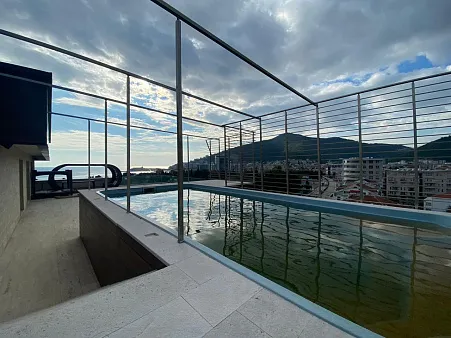 Dachterrasse im Zentrum von Budva