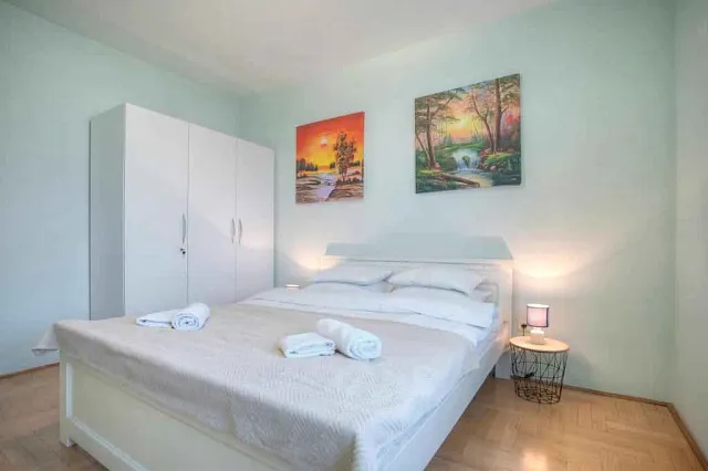 Geräumiges Apartment mit einem Schlafzimmer in Budva mit Meerblick — photo 8