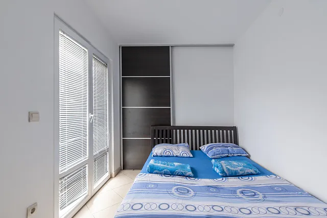 Eine 72 m² große Wohnung im Zentrum von Budva — photo 19