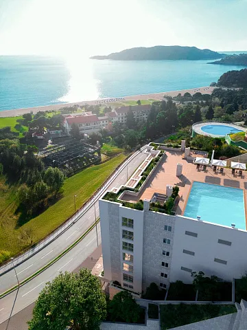 Luxuriöse Apartments in Bečići mit direktem Meerblick — photo 5