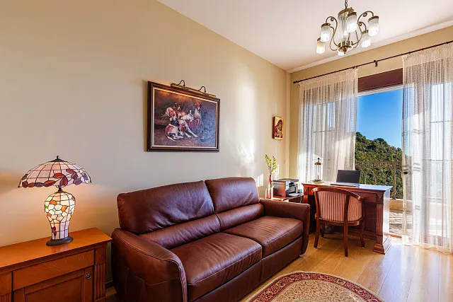 Eleganz und Gelassenheit in einer luxuriösen Villa mit Panoramablick auf das Meer. — photo 48