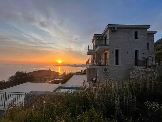 Neu gebaute Villa mit atemberaubendem Panoramablick auf die Riviera von Budva — photo 7