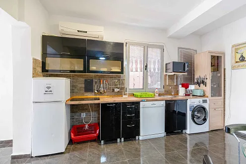 Apartment in Rafailovici mit einem Schlafzimmer — photo 3