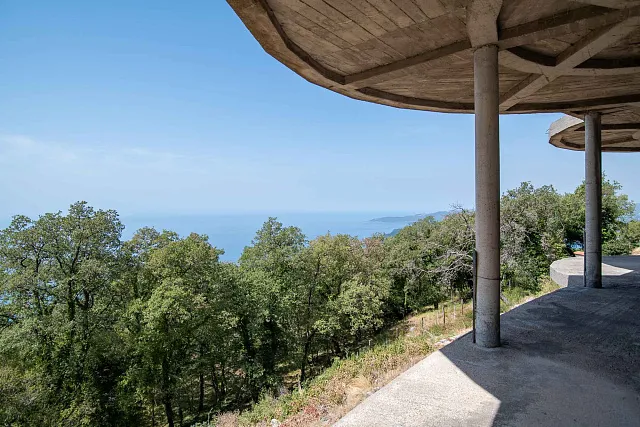 7.715 m² Grundstück mit Gebäuden und Rohbau nahe Sveti Stefan — photo 9