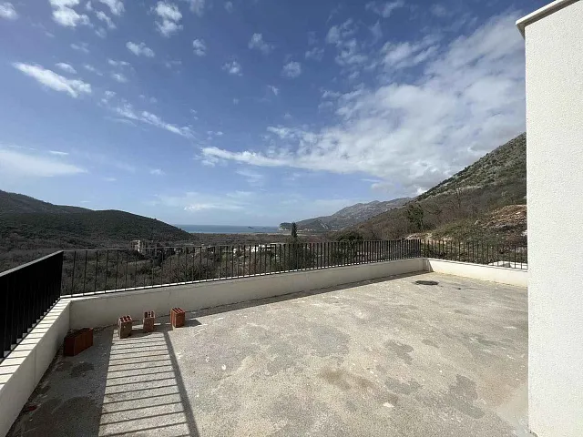 Neue Villa mit Panoramablick auf das Meer in Buljarica — photo 9