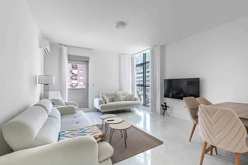 Geräumige und Luftige Wohnung im Herzen von Budva — photo 3
