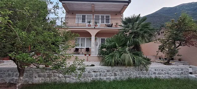 Haus in Prčanj mit Blick auf die Bucht — photo 5