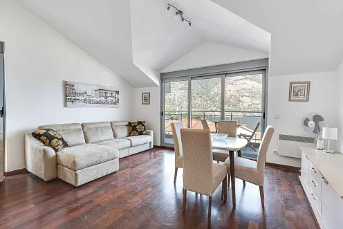 Zwei-Zimmer-Wohnung in Dobrota, Kotor — 61 m² — photo 3