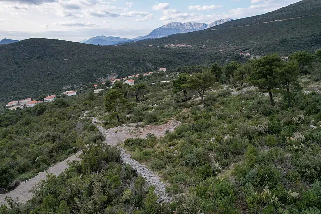 Urbanisiertes Grundstück in Žanjice zu verkaufen – exklusive Lage mit Meerblick