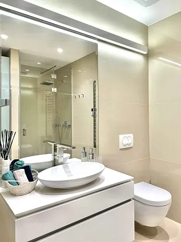 Luxuriöse Wohnung in Budva mit Meerblick — photo 15