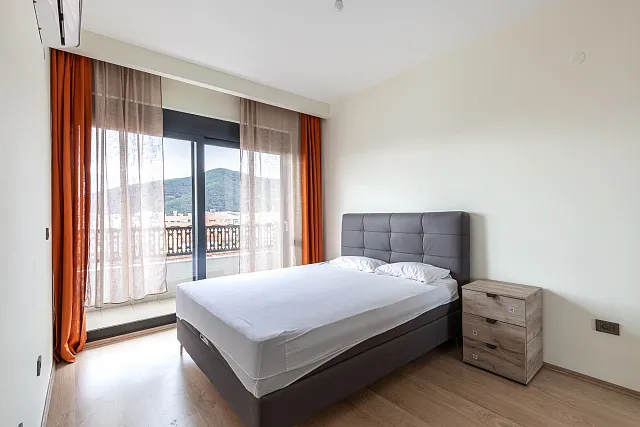 Apartments in a newly built building in the center of Budva — photo 12