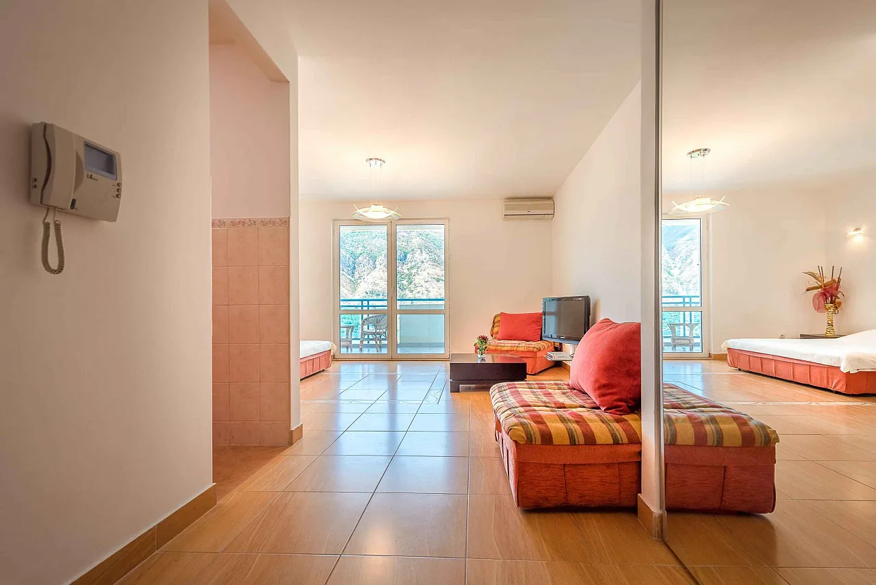 Studio in Dobrota mit Panoramablick auf die Bucht von Kotor