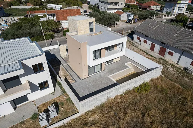 Modernes Haus in Bar mit Terrasse und 3 Schlafzimmern — photo 9