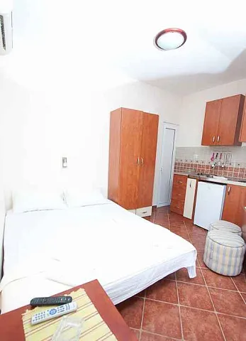 Villa-Hotel am Meer in Becici — photo 11