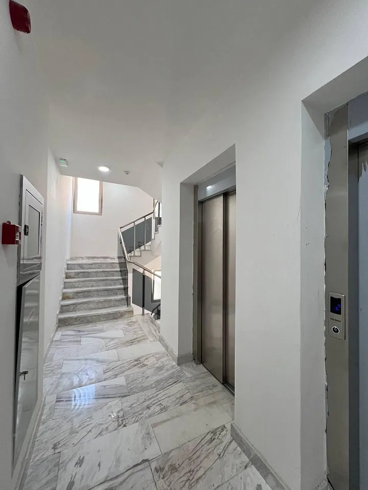 Wohnung in einem Neubau in Becici, 200 Meter vom Meer entfernt