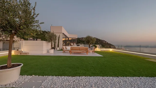 Unique penthouse with pool and roof garden — photo 6