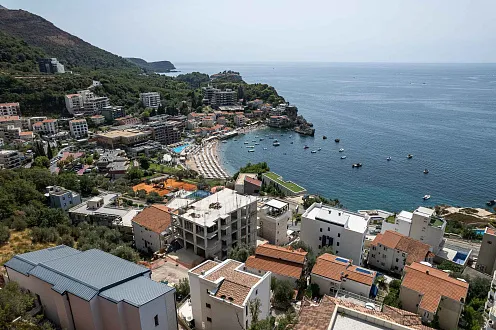 Schönes Grundstück in attraktiver Lage zwischen Budva und Sveti Stefan, mit Projektdokumentation., Budva