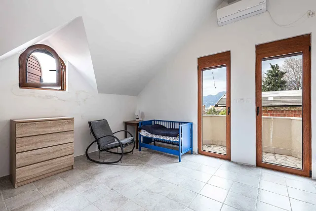 Geräumiges 3-stöckiges Haus mit Meerblick in Blizikuce — photo 26