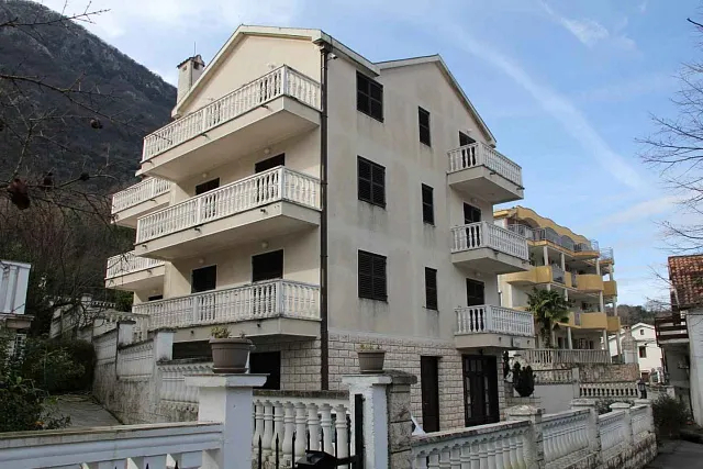  # 6802 Haus in Meeresnähe, Stoliv, Miloš Pruginic
