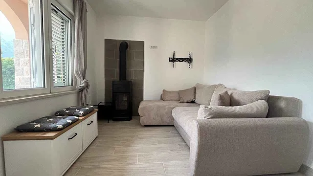Haus in Prčanj mit Blick auf die Bucht — photo 7