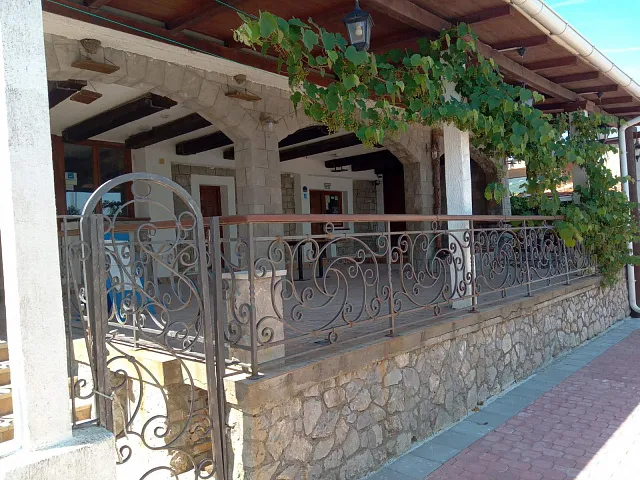Mini Hotel auf Jaz 50 Meter vom Meer entfernt — photo 6