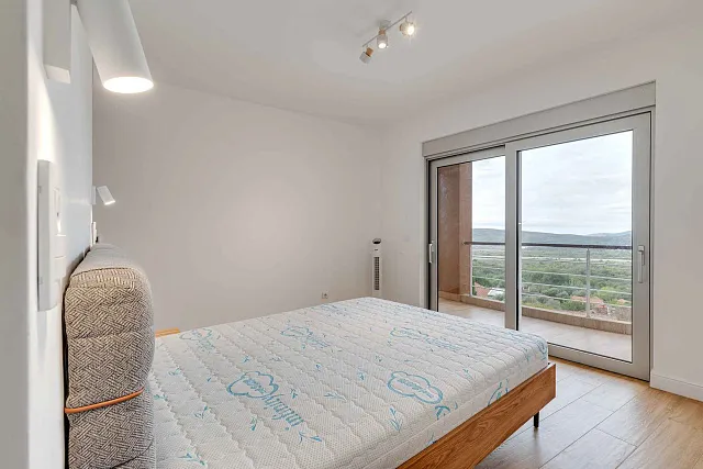 LUXURIÖSE 3-ZIMMER-WOHNUNG MIT ATEMBERAUBENDEM MEERBLICK — photo 9