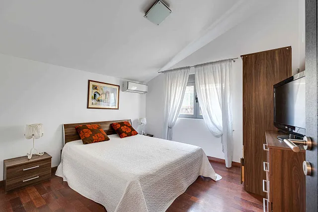 Zwei-Zimmer-Wohnung in Dobrota, Kotor — 61 m² — photo 6
