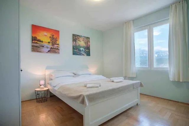 Geräumiges Apartment mit einem Schlafzimmer in Budva mit Meerblick — photo 7