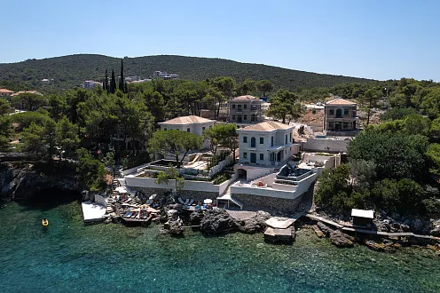 Luxuriöse Villa in erster Reihe am Meer Lustica 