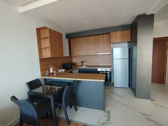 Gemütliche Wohnung in Bečići mit Panoramablick aufs Meer, nahe dem Hotel Splendid