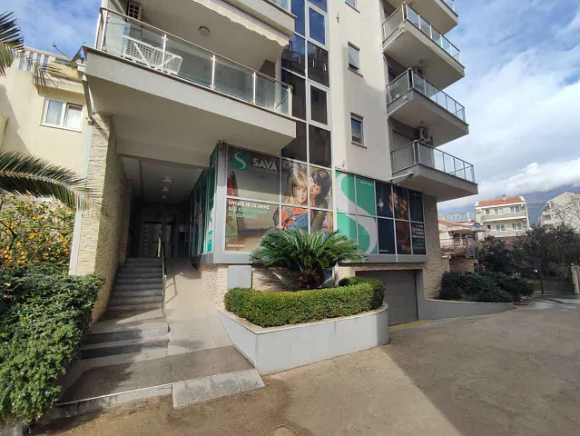 Commercieel pand in het centrum van Budva — photo 4