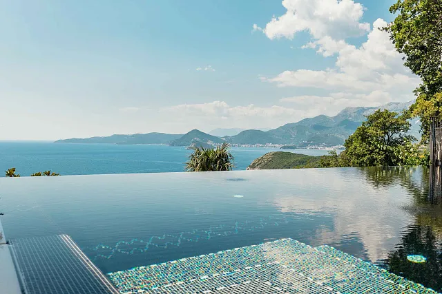 Elegantes Steinhaus mit Meerblick in der Nähe von Sveti Stefan — photo 6