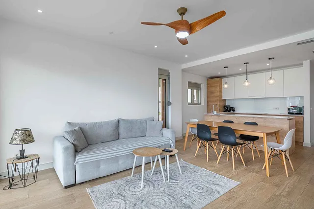 Zu verkaufen: Großzügige 3-Zimmer-Wohnung mit Meerblick und 40 m² großer Terrasse — photo 12