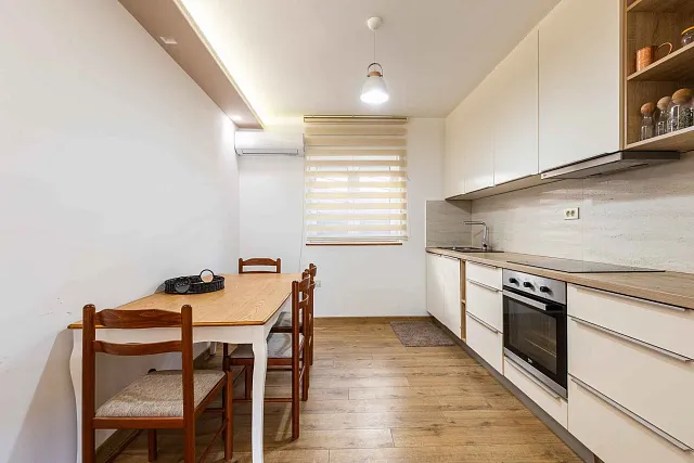 Zweizimmerwohnung in Pržno, 87m² — photo 14