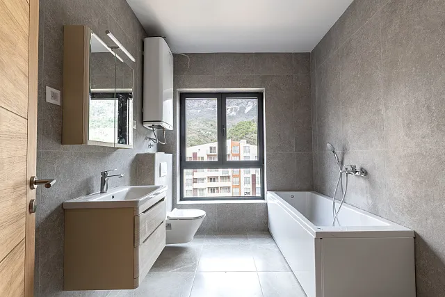 Geräumige 64 m² Wohnung in Bečići mit Meerblick
