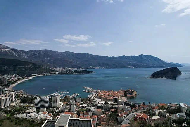 Luxuriöse Neubauvilla mit Panoramablick auf das Meer und die Altstadt von Budva — photo 14