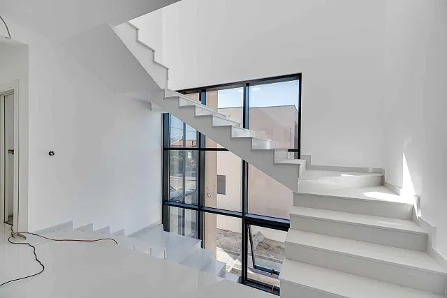 Modernes Haus in Bar mit Terrasse und 3 Schlafzimmern — photo 39