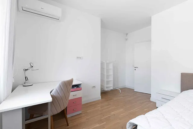 Geräumige und Luftige Wohnung im Herzen von Budva — photo 28
