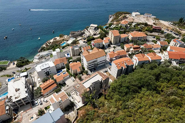 Schönes Grundstück in attraktiver Lage zwischen Budva und Sveti Stefan, mit Projektdokumentation. — photo 8