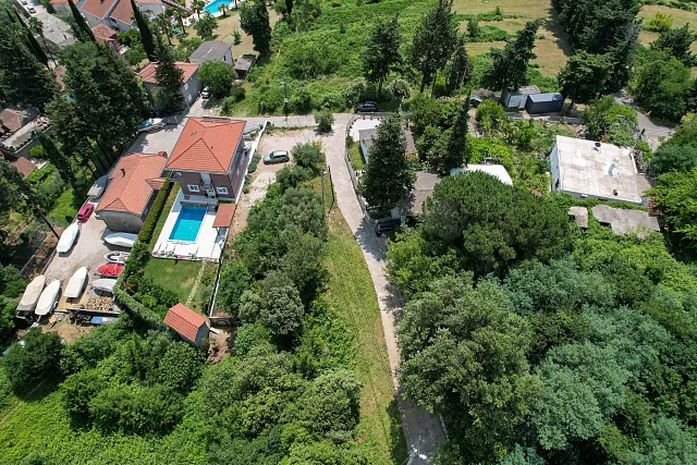 Zum Verkauf steht ein urbanisiertes Baugrundstück mit einer Gesamtfläche von 1.267 m², — photo 6