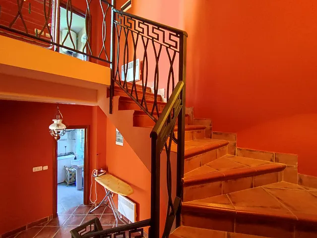 Reihenhaus mit Poolblick in Kotor, Lastva — 107 m² + Terrassen