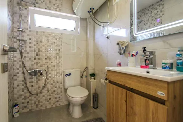 Zu verkaufen zweistöckiges Haus in Dobra Voda in der Nähe des Meeres — photo 12