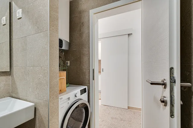 Attraktive 86 m² Wohnung in Dobrota – Große Terrasse, Meerblick, Garage & Abstellraum — photo 12