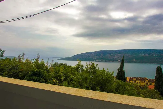 Dreistöckiges Stadthaus mit atemberaubendem Meerblick in Herceg Novi — photo 11