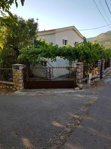 Haus in ruhiger Lage in Dobra Voda 100m² — photo 8